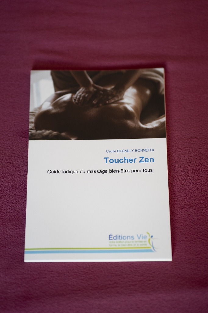 illustration TOUCHER ZEN-Guide ludique du massage du bien- être pour tous